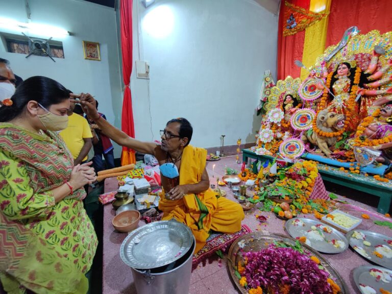 बंग व राजस्थानी भक्ति व संस्कृृति के प्रतीक है दुर्गा पूजा महोत्सव ।