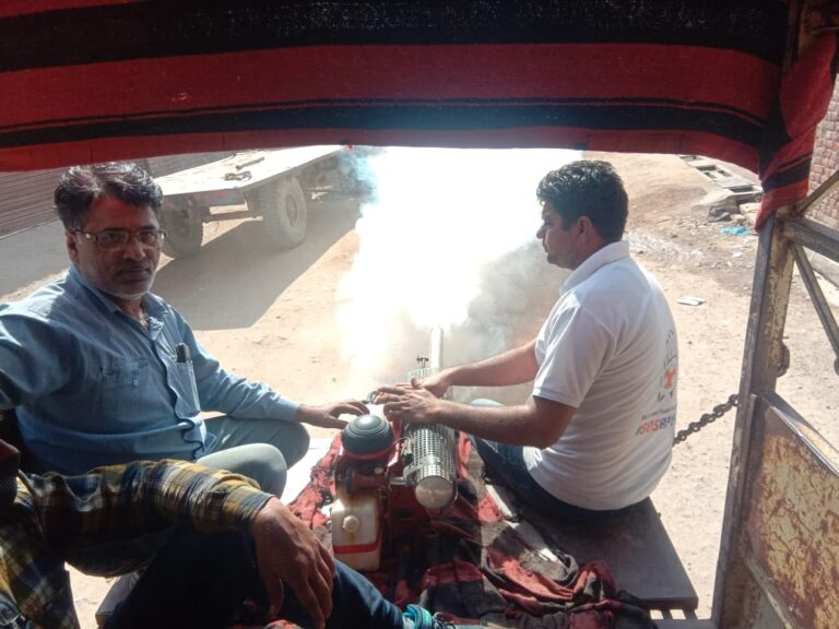डेंगू से जंग जारी,  स्वास्थ्य विभाग की ओर से जारी है शहर में फॉगिंग।
