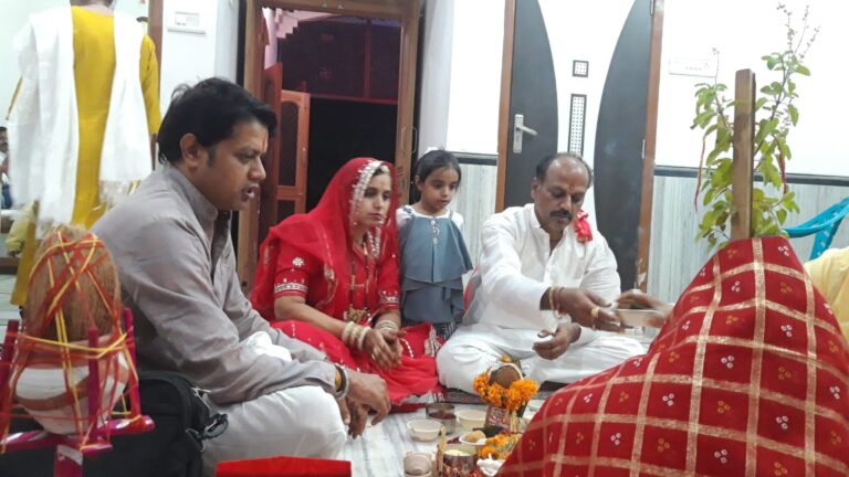 घरों व मंदिरों में तुलसी पूजा, अनेक स्थानों पर हुए तुलसी विवाह।