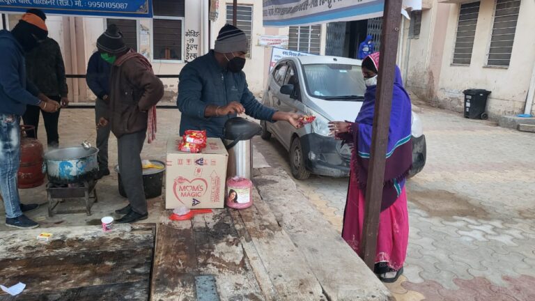 कोविड-19 हॉस्पिटल में मरीजों के लिए निशुल्क चाय बिस्कुट और गर्म पानी की व्यवस्था शुरू हुई