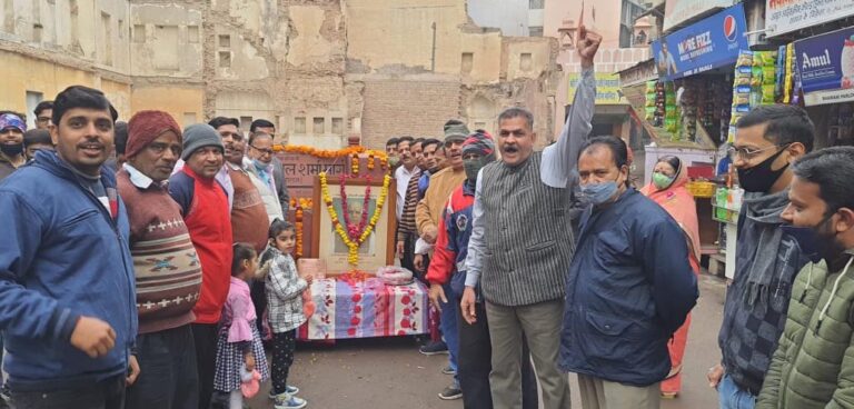 स्वतंत्रता सेनानी गुटड़ महाराज की पुण्यतिथि पर अर्पित किए श्रद्धासुमन