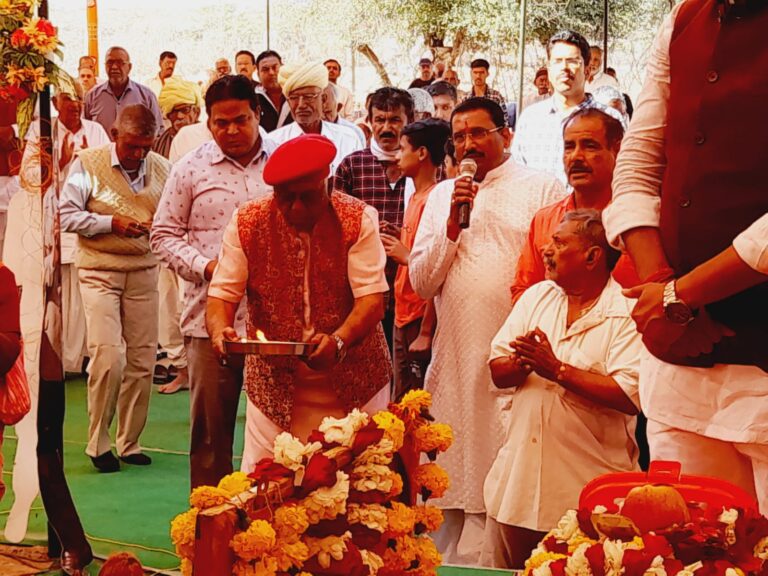 गोचर संरक्षण व संवर्धन के लिए आमजन में आई जागरूकता , धरने को दे रहे समर्थन