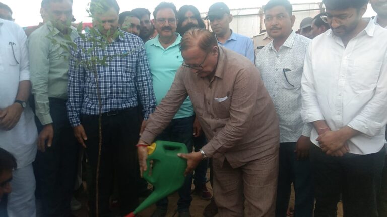 स्वामी रामसुखदास जी की तपोस्थली पर दस हजार पौधे लगाना गोचर संरक्षण की दिशा में महत्वपूर्ण : शिक्षा मंत्री