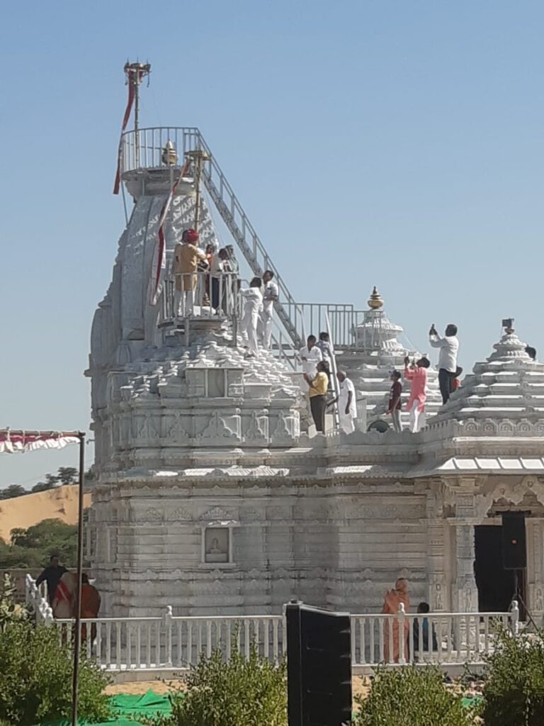 मणिधारी दादा गुरुदेव जयंती पर बीकमपुर मेला व ध्वाजारोहण, दादाबाड़ी में पूजा व प्रसाद