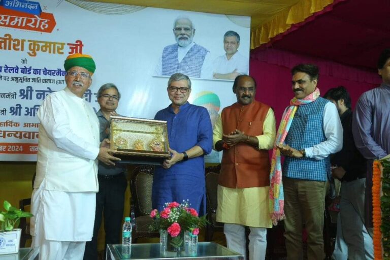 केन्द्रीय मंत्री मेघवाल ने रेल मंत्री अश्विनी वैष्णव से बीकानेर के रेल से जुड़े लम्बित मुद्दो पर की चर्चा