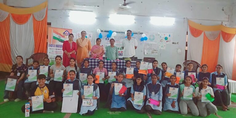 “स्वच्छ भारत स्वस्थ भारत” विषय पर निबंध लेखन प्रतियोगिता में ज्योति बाला प्रथम
