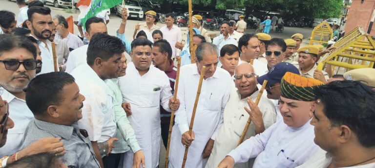 कांग्रेस गांधीवादी विचारधारा पर चलती है लेकिन ईंट का जवाब पत्थर से देना जानती है -यशपाल गहलोत