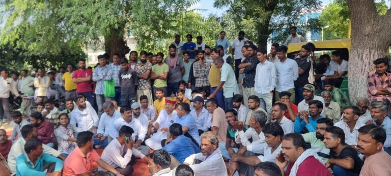 सुपरवाइजर की करंट की चपेट में आने से हुई मौत, कंपनी के लोगों के खिलाफ करवाई एफआईआर