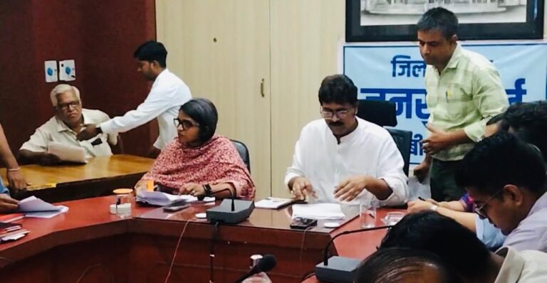 जनसुनवाई और रात्रि चौपाल ऐसे आयोजित करें कि जिले की सभी पंचायतें कवर हो जाएं – संभागीय आयुक्त