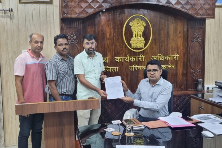 नए पद सृजित करने की मांग को लेकर दिया ज्ञापन