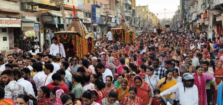 धूमधाम से निकली भगवान जगन्नाथ की रथ यात्रा