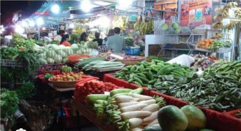 सब्जी विक्रेताओं ने लगाई जिला कलक्टर से गुहार,रोजी रोटी की हो व्यवस्था