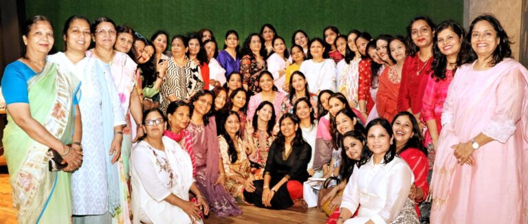 ‘अपनी आवाज को दो उड़ान’ कार्यक्रम में महिलाओं ने दिखाई अपनी प्रतिभा
