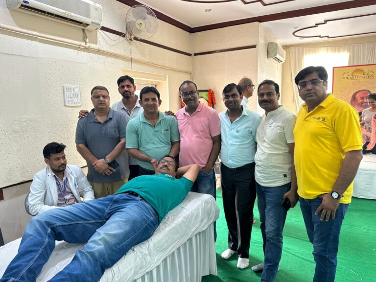 गुरुवर उत्सव में हुआ 122 यूनिट रक्तदान