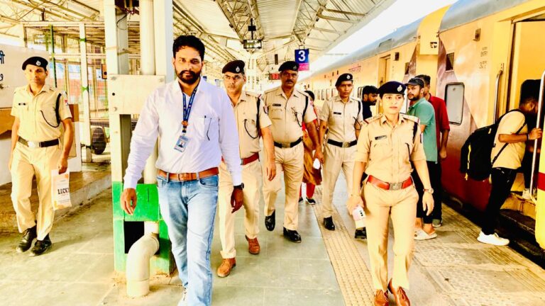 लालगढ़ रेलवे स्टेशन पर हुआ जागरुकता कार्यक्रम