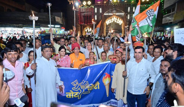 फर्जी वोटरों के दम पर बनी सरकार तुरंत इस्तीफा दे – गहलोत