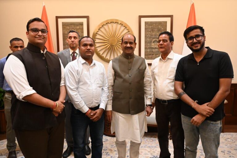 होटल फेडरेशन ऑफ राजस्थान के पदाधिकारी ओम बिरला से मिले