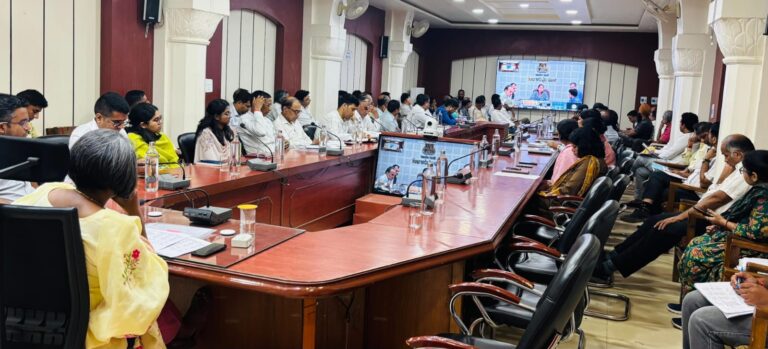 महत्वपूर्ण पदों पर रहते पद को दिमाग में मत घुसने दीजिए- मुख्य सचिव