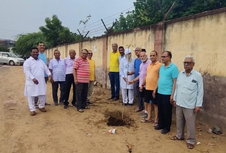 बीकानेर में 200 पेड़ लगाकर लिया हरियाली का संकल्प