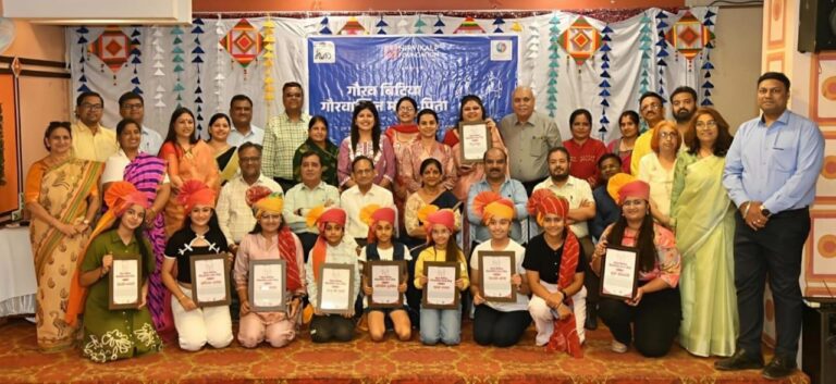 एकल पुत्री संतान का माता पिता के साथ किया सम्मान