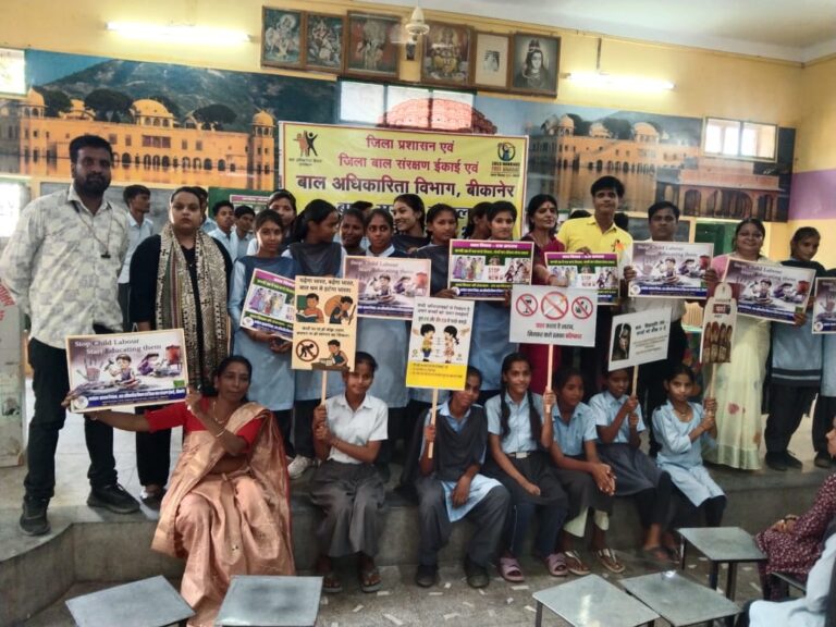 बालिकाओं को सिखाए आत्मरक्षा के गुर