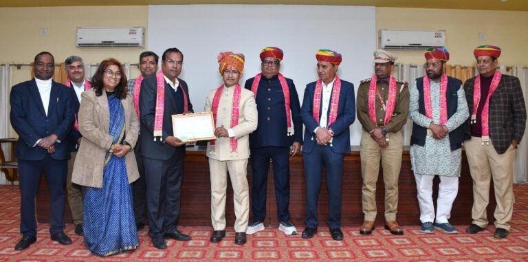 ऊँट उत्सव के सहयोगियों का हुआ सम्मान
