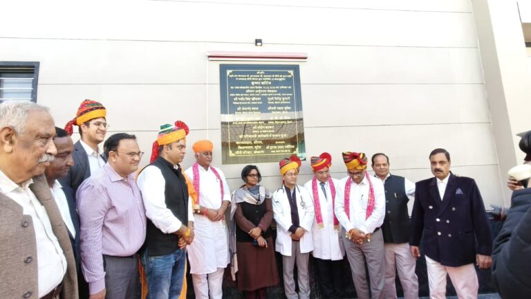 सींगी परिवार ने बनवाए 25 कृष्णा कॉटेज