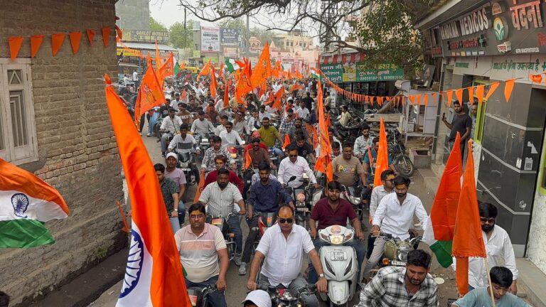 वाहन रैली निकाल कर  धर्मयात्रा का दिया निमंत्रण
