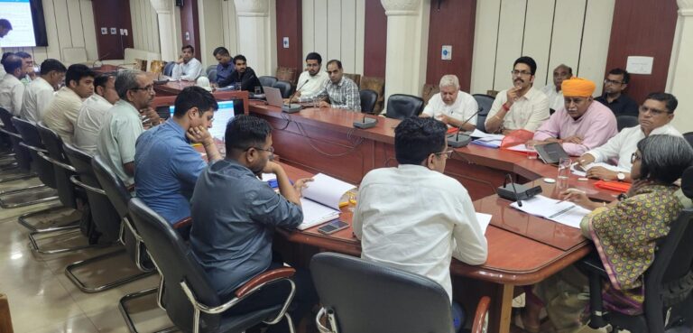 डीएमएफटी की जिला गवर्निंग काउंसिल की हुई बैठक