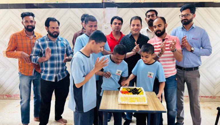 बीकानेर में चौटाला का जन्मदिन मनाया