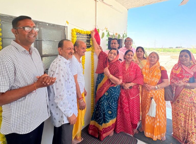 बिस्सा परिवार ने आशापुरा मंदिर में कमरा किया अर्पित