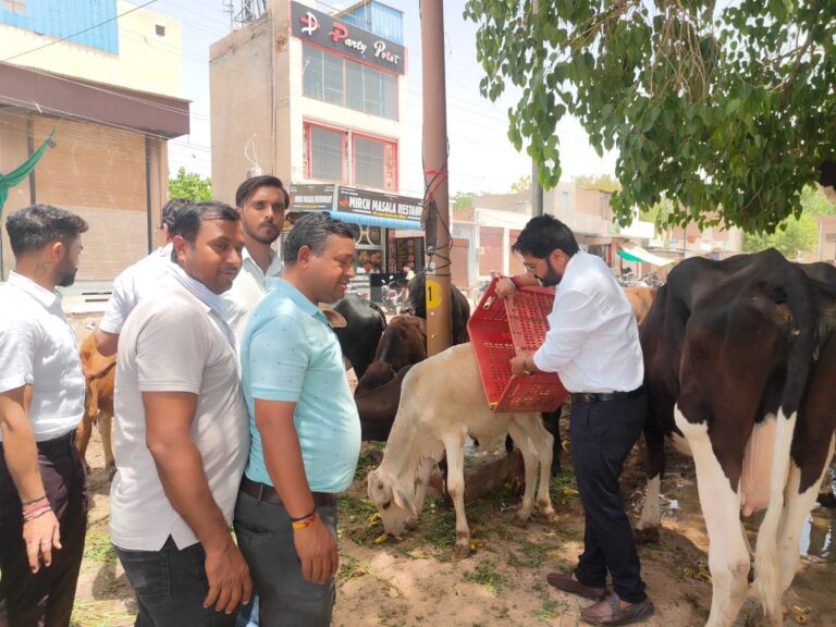 इंटक ने स्थापना दिवस सेवा कार्यों के साथ मनाया