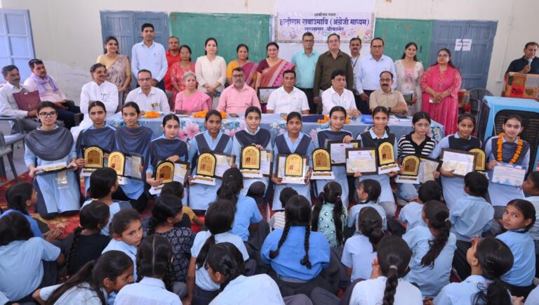 छात्राओं के सम्मान की यह परंपरा अनुकरणीय है-सीताराम जाट