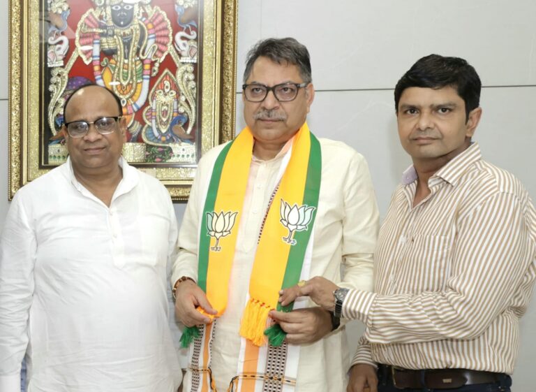 राज्यसभा सांसद निर्विरोध निर्वाचित होने पर डॉ. सतीश पूनिया को दी बधाई