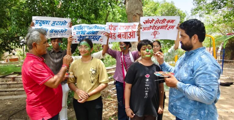 चेहरे पर पेंटिंग बनकर दिया पर्यावरण का संदेश