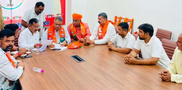 प्रभारी मंत्री एवं कैबिनेट मंत्री  खींवसर ने ली संगठनात्मक बैठक