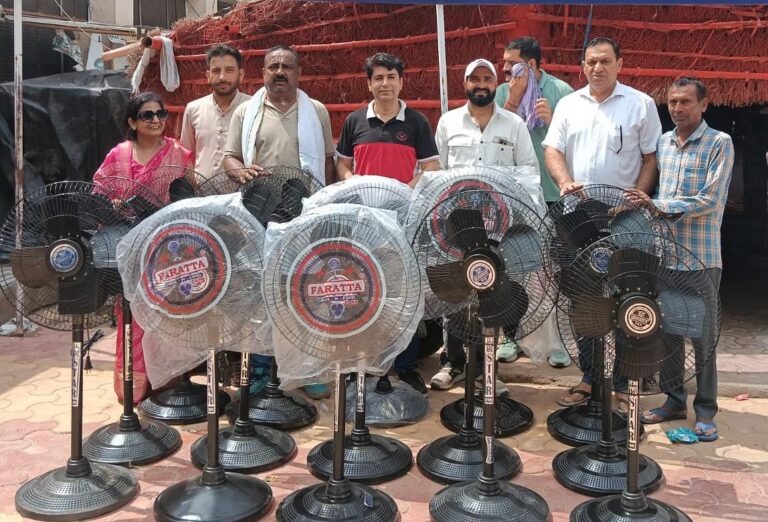 पीबीएम अस्पताल के लिए भामाशाहों ने भेंट किए 15 पंखें