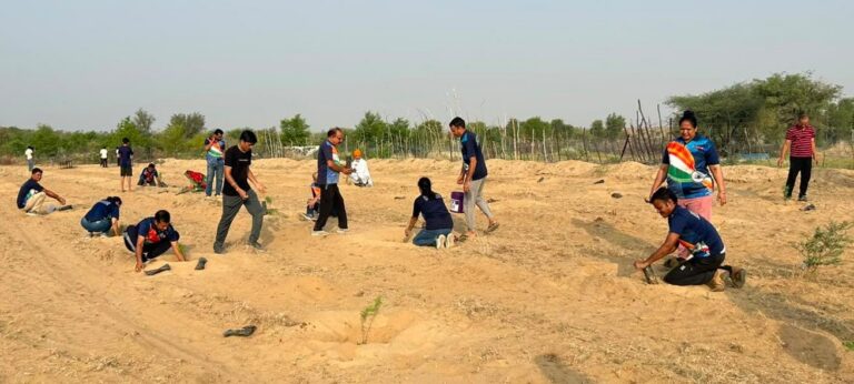 खेजड़ली उत्सव में किया पौधारोपण, पर्यावरण संरक्षण का दिया संदेश