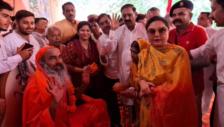 गुरु पूर्णिमा पर देवस्थान विभाग ने किया संतों-महंतों का सम्मान