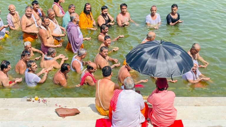 पितृ-पूर्वजों, ऋषियों और वीर शहीदों को तर्पण कर दी श्रद्धांजलि