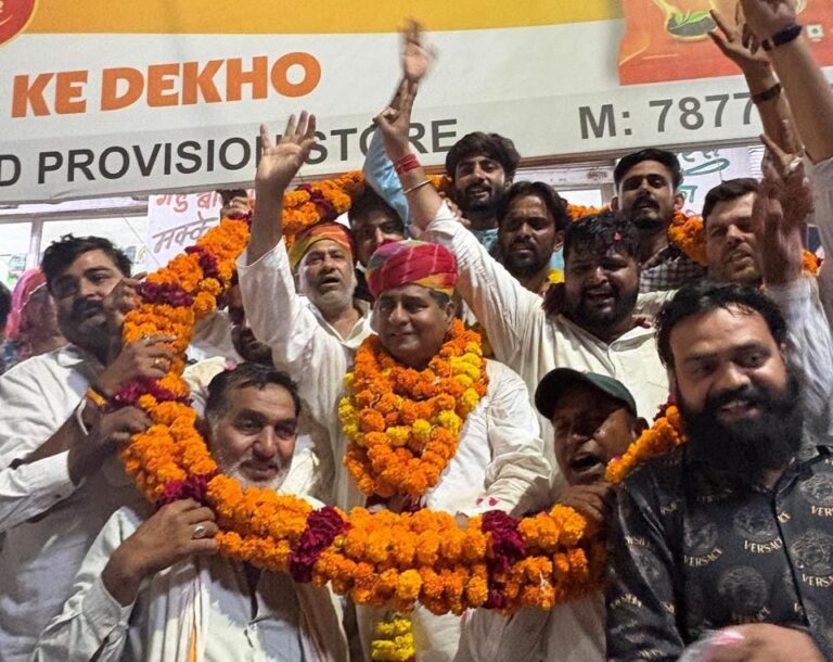 हाजी मकसूद अहमद आभार व्यक्त करने पहुँचे जनता के बीच